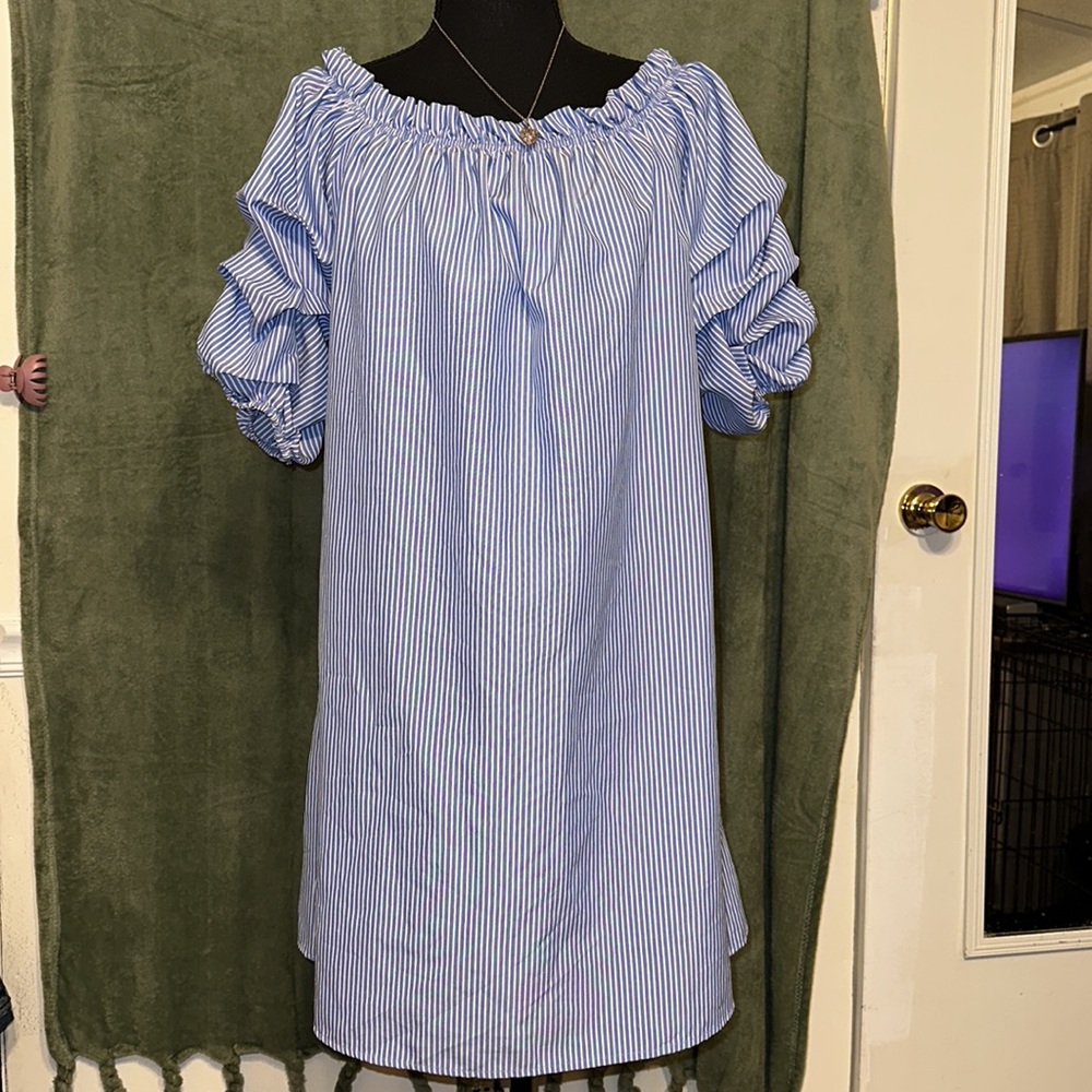 Love J striped ruffle sleeve dress 💙🦋